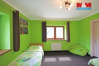 We offer you a unique house with distinctive charm located in the heart of the village of Merklin.