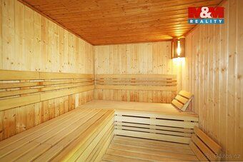 We offer you a unique house with distinctive charm located in the heart of the village of Merklin.