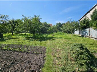 Prodám stavební pozemek 1.579m2 (nebo 2x790m2 i jednotlivě) 