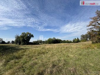 , exkluzivní prodej stavební parcely o rozloze 4621 m² v Údl