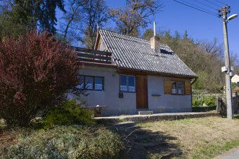Na prodej chata o podlahové ploše 55 m² v obci Dolany, část 