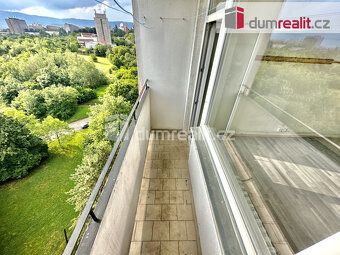 Nájem 6836Kč + 1164 Kč služby voda, teplo TUV. Kauce 14000Kč
