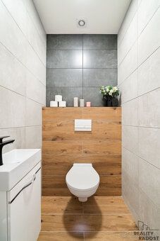 Nabízím k prodeji exkluzivní luxusní ateliér č. 401 o veliko