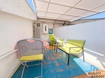 In the heart of the popular seaside resort of Silvi Marina we offer for sale a spacious…
