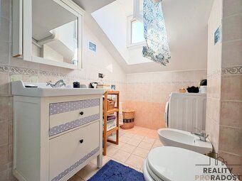In the heart of the popular seaside resort of Silvi Marina we offer for sale a spacious…