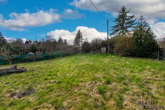 Prodej zahrady o rozloze 324m2 ve Zvíkovci s výhledem na řek