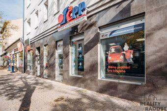 Exclusive commercial space of 119 m² at a prestigious address in the city center