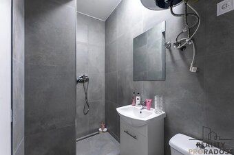 We offer for rent a 2+1 apartment unit of 30 m² which is located on the second floor in a…