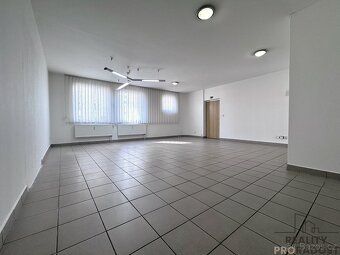 Nabízíme k pronájmu komerční prostor o celkové výměře 52 m²,