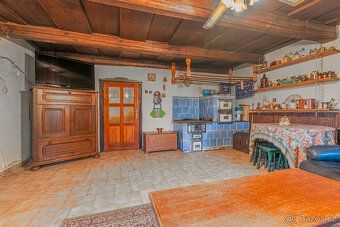 DISCOUNTED SALE OF COTTAGE OR GOOD INVESTMENT FOR YEAR-ROUND LONG-TERM RENTS, OPPORTUNITY FOR…