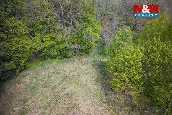 We offer for sale a forest plot of land measuring 909 m² in cadastral area