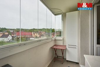 Nabízíme k prodeji světlý a prostorný byt o dispozici 3+1 s 