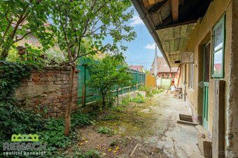 Registration No. 03277 Ground-floor family house, currently dispositionally about three living…