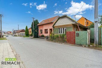 Registration No. 03277 Ground-floor family house, currently dispositionally about three living…