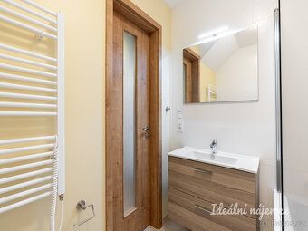 K dlouhodobému pronájmu nabízíme luxusní světlý, částečně za
