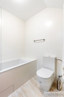 K dlouhodobému pronájmu nabízíme luxusní světlý, částečně za