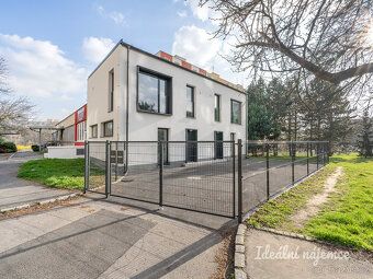 K dlouhodobému pronájmu nabízíme luxusní světlý, částečně za