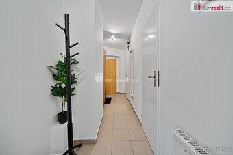 Včetně vybavení, parkovacího stání, sklepní kóje, právního a