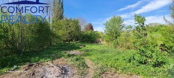 Nabízíme ke koupi zděný řadový rodinný dům o dispozici 2+1 s