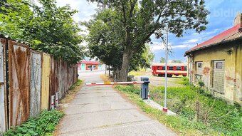 I offer for rent a garage. The garage is located in a strategic location opposite the train…