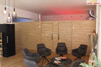 We offer for rent an established studio of 98 m² with all equipment such as: MegaSun K9S…