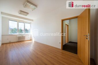 + paušální poplatky za energie 1.450,- Kč/m2/rok bez DPH. Ví