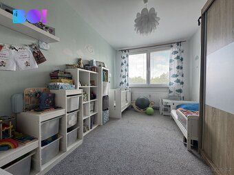 Nabízíme k pronájmu prostorný a udržovaný byt 3+1 o výměře 6