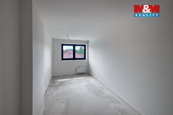 Nabízíme k prodeji jedinečný víceúrovňový prostorný rodinný 