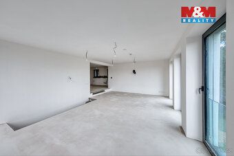Nabízíme k prodeji jedinečný víceúrovňový prostorný rodinný 
