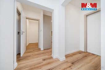 Nabízíme k prodeji prostorný byt 4+kk v žádané lokalitě Ostr