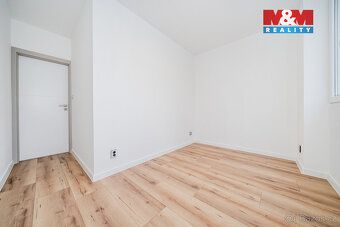 Nabízíme k prodeji prostorný byt 4+kk v žádané lokalitě Ostr