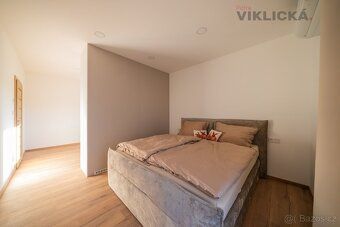 Hledáte moderní a klidné bydlení obklopené přírodou, a přito