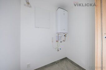Hledáte moderní a klidné bydlení obklopené přírodou, a přito