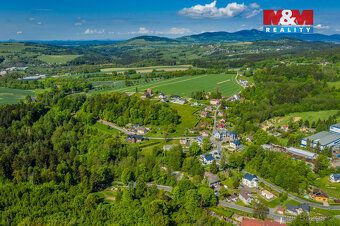 We offer for sale a sunny and flat plot of land measuring 2,165 sqm in a quiet part of Kokonín.