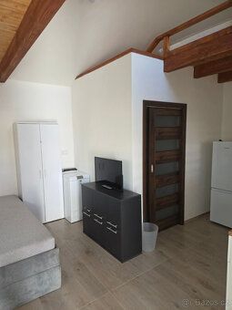 pronajmu zahradní domek v Bezděkově okr Pardubice cca 7 km o