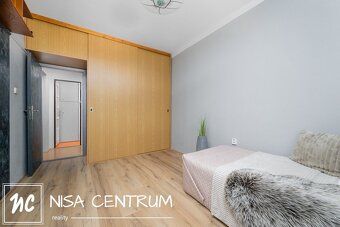 Ev.č. 00365 Nabízíme k pronájmu slunný a udržovaný byt 3+1 s