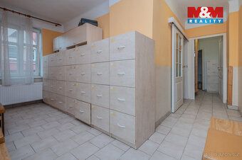 Exkluzivně Vám nabízíme k prodeji prostornou vilu s balkonem