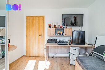 Nabízíme k prodeji stylový byt o dispozici 3+kk a podlahové 