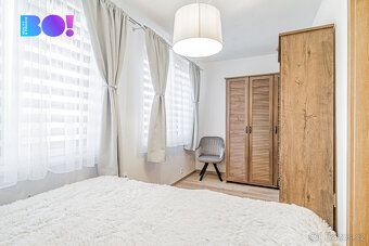 Nabízíme k prodeji prostorný byt o dispozici 2+kk a podlahov