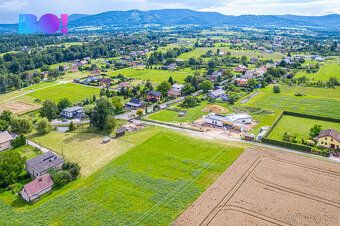 Nabízíme ke koupi stavební pozemek o výměře 2 560 m² nacháze