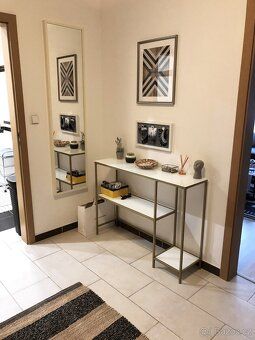 Nabízíme k pronájmu pěkný byt 2+kk o ploše 57m², situovaný v
