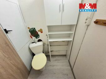 Nabízíme k dlouhodobému pronájmu nezařízený byt 4+1 o rozloz