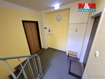 Nabízíme k dlouhodobému pronájmu nezařízený byt 4+1 o rozloz