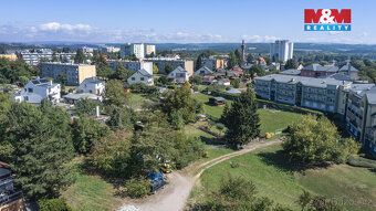 Nabízíme k prodeji mírně svažinatý pozemek o výměře 798 m², 