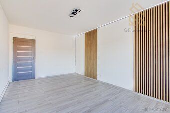 Nabízíme k pronájmu prostorný a světlý byt o dispozici 3+1 a