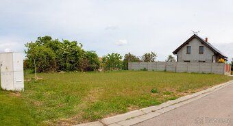 Ev.č. 10137 Hledáte rovinatý stavební pozemek v klidné lokal