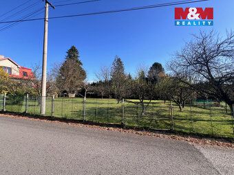 Nabízíme k prodeji pozemek o rozloze 973 m² určený k bydlení