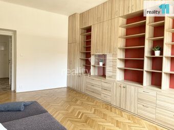 + poplatky + převod el. energie a plynu, Reality 11 Vám zpro