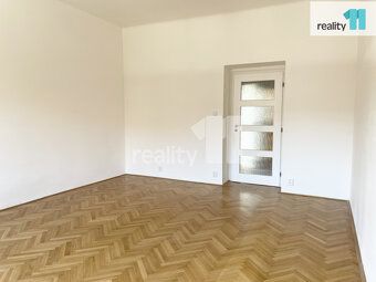 + poplatky + převod el. energie a plynu, Reality 11 Vám zpro