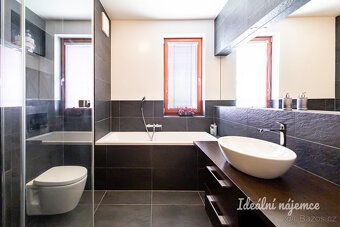 Nabízíme vám k dlouhodobému podnájmu velmi moderní a prostor